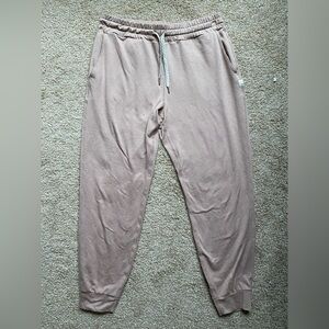 Vuori Performance Joggers in Light Pink